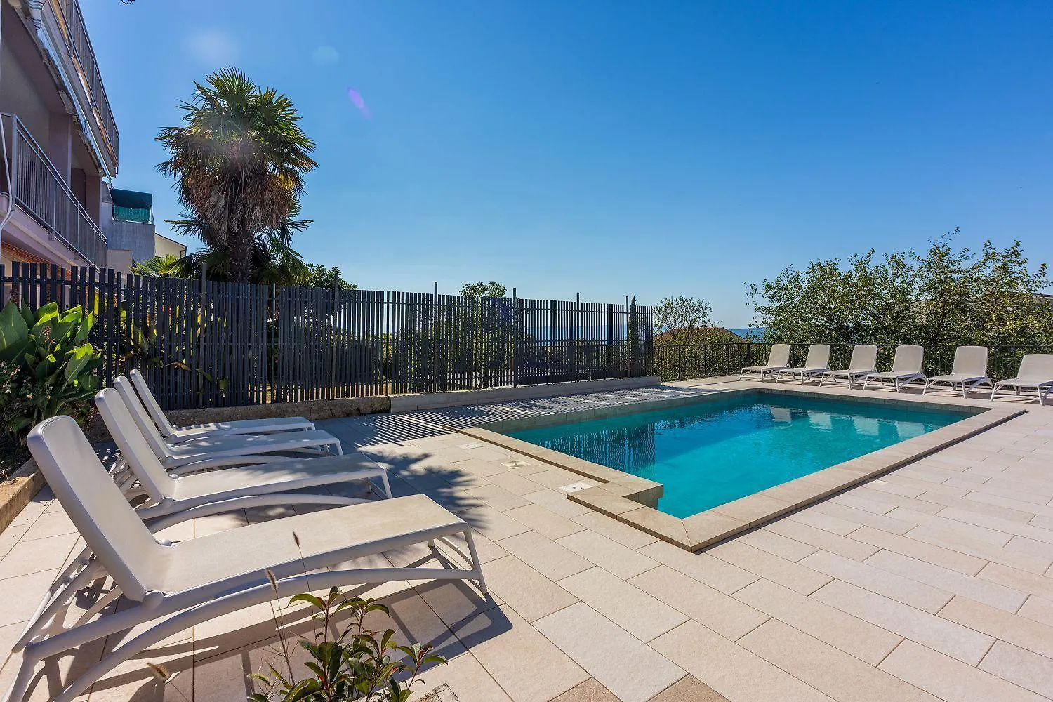 Herrliches Apartment Nur 600 Meter Zum Strand Mit Meerblick, Pool, Grill, Waschmaschine Crikvenica