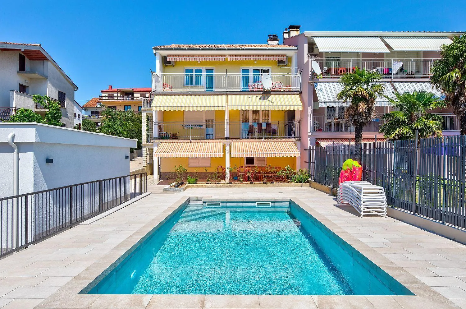Herrliches Apartment Nur 600 Meter Zum Strand Mit Meerblick, Pool, Grill, Waschmaschine Crikvenica
