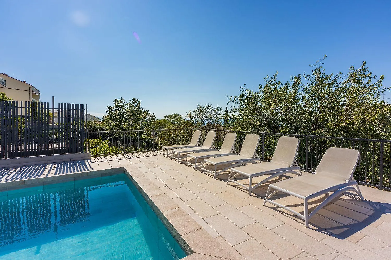 Herrliches Apartment Nur 600 Meter Zum Strand Mit Meerblick, Pool, Grill, Waschmaschine Crikvenica 0*,  Croatia
