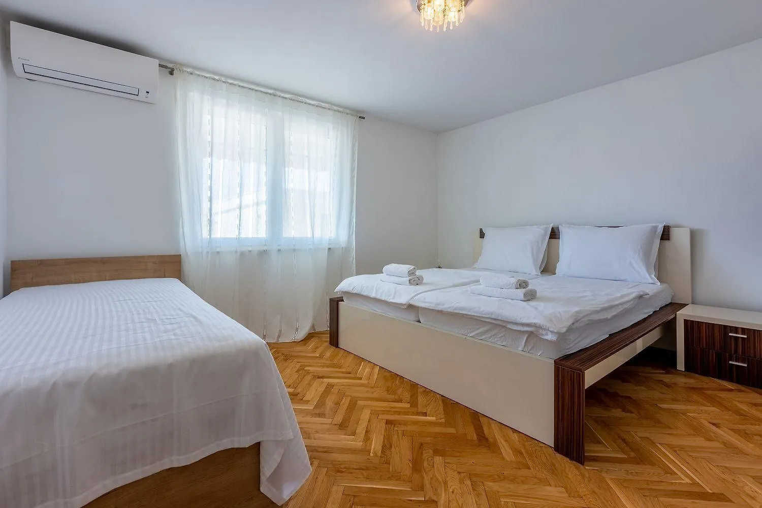 Herrliches Apartment Nur 600 Meter Zum Strand Mit Meerblick, Pool, Grill, Waschmaschine Crikvenica
