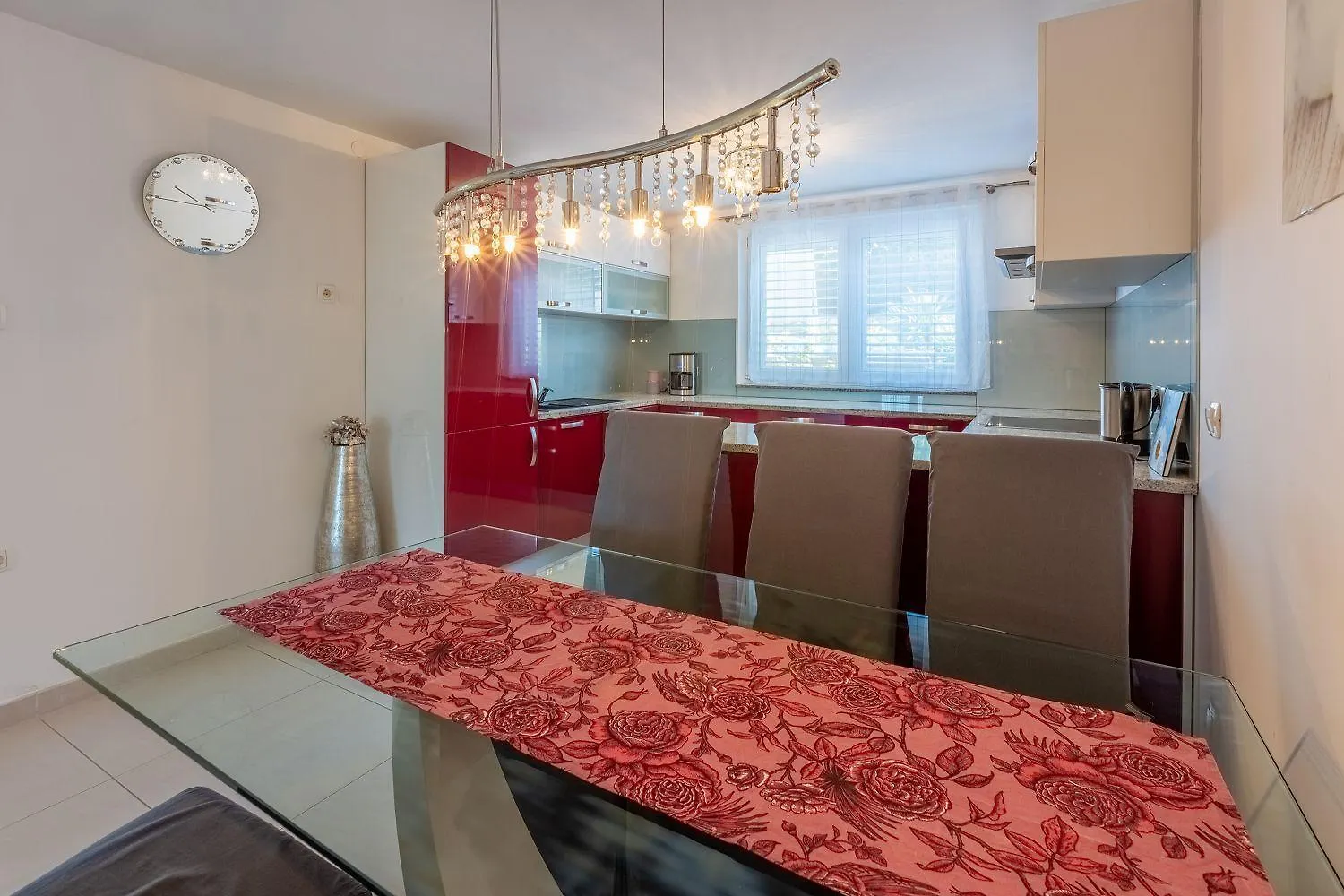 Herrliches Apartment Nur 600 Meter Zum Strand Mit Meerblick, Pool, Grill, Waschmaschine Crikvenica