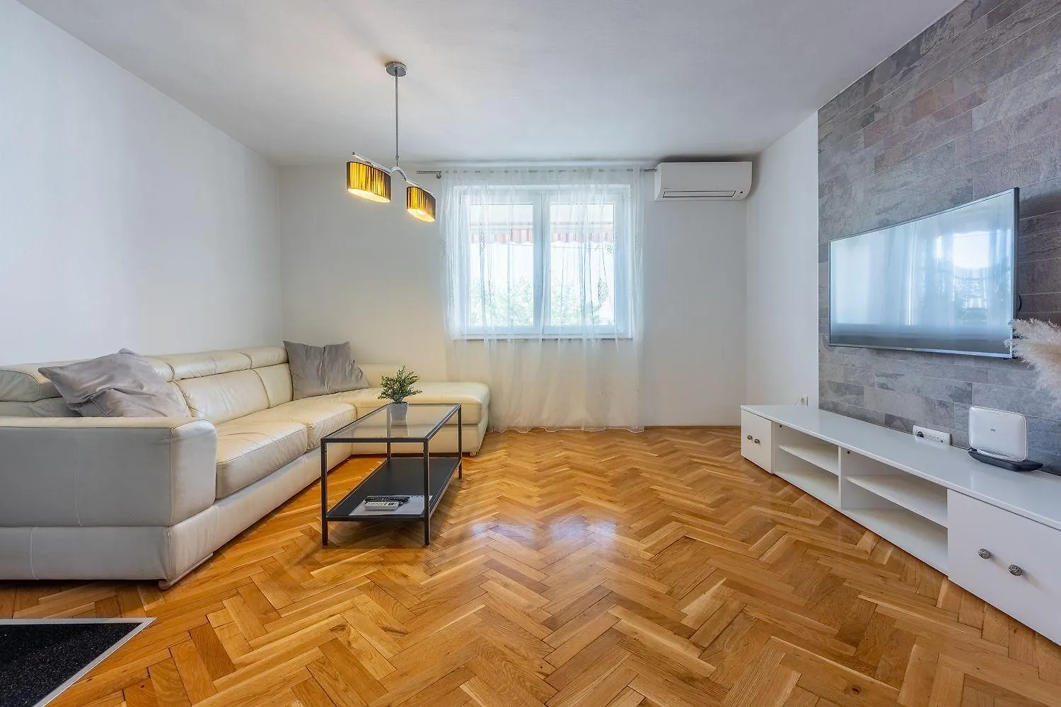 Herrliches Apartment Nur 600 Meter Zum Strand Mit Meerblick, Pool, Grill, Waschmaschine Crikvenica Croatia