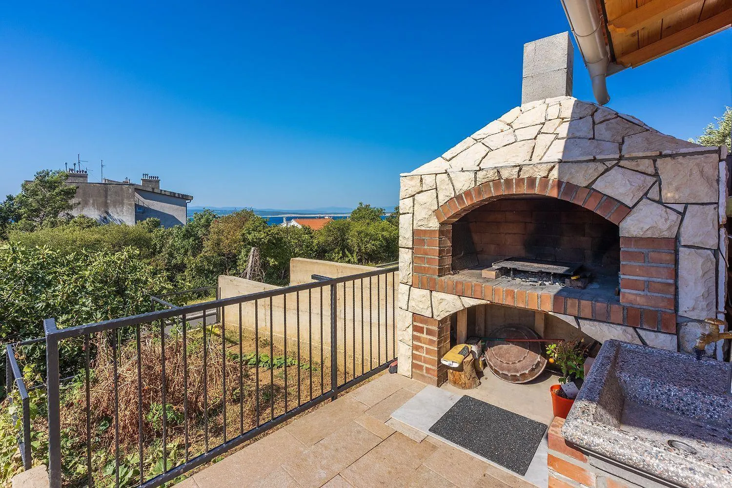 Herrliches Apartment Nur 600 Meter Zum Strand Mit Meerblick, Pool, Grill, Waschmaschine Crikvenica