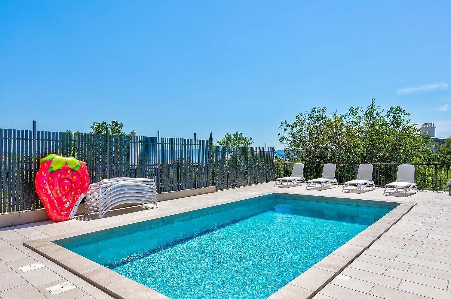 Herrliches Apartment Nur 600 Meter Zum Strand Mit Meerblick, Pool, Grill, Waschmaschine Crikvenica